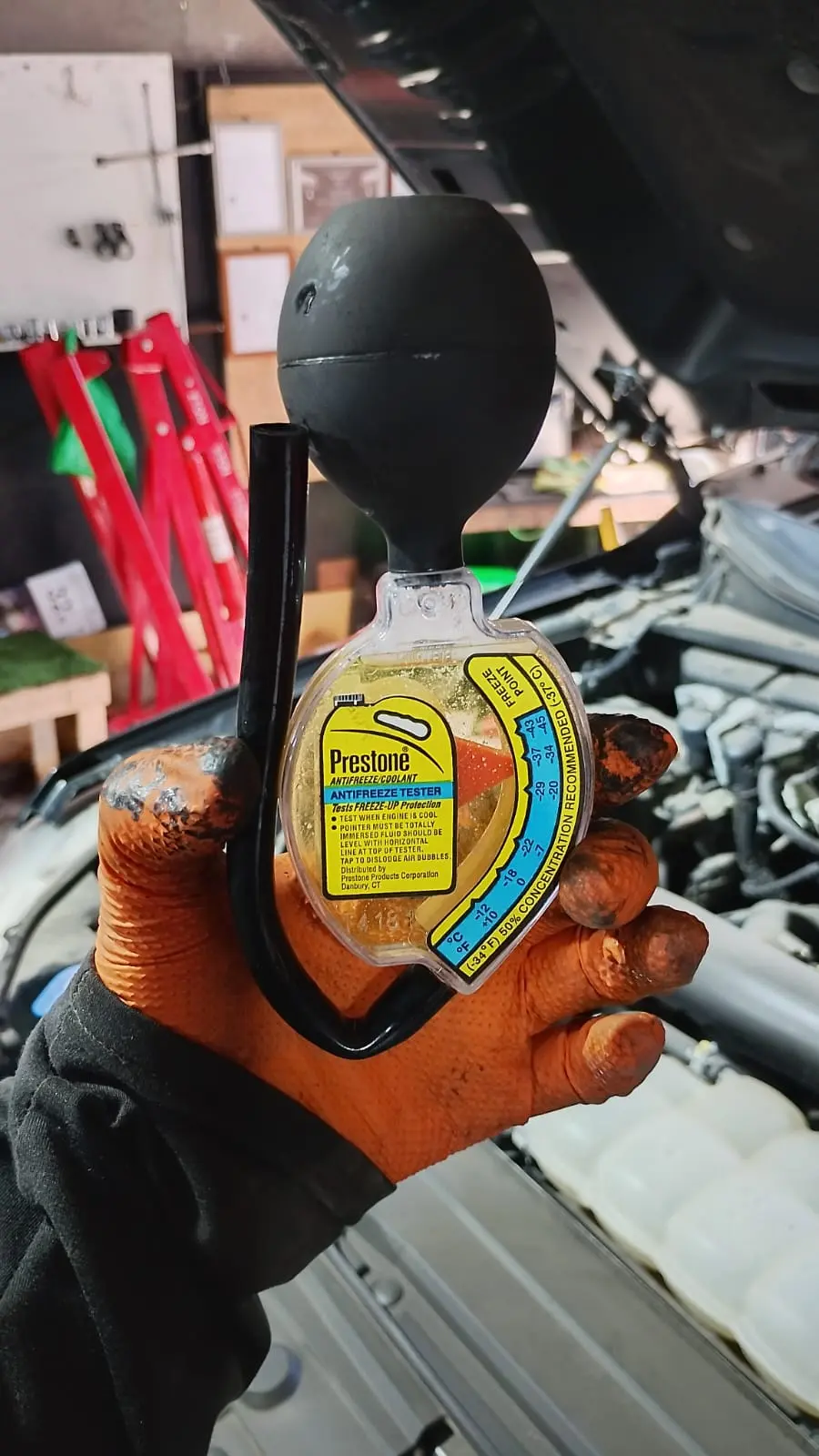 Medición del estado del refrigerante en un servicio de taller